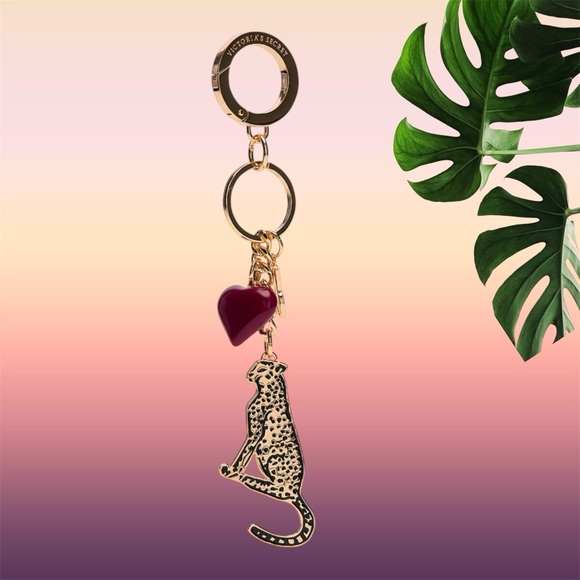 New Victoria’s Secret leopard keychain - Picture 1 of 2